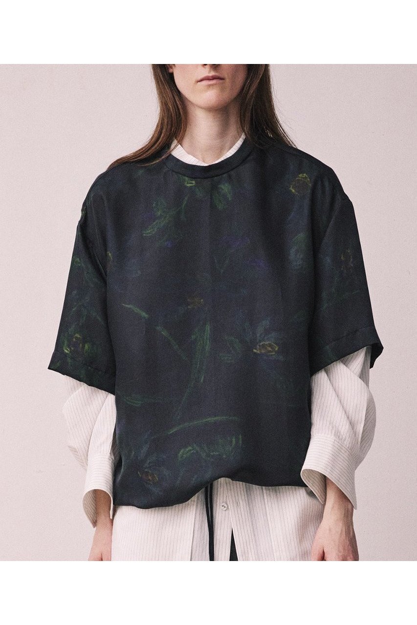 【ニアー ニッポン/near.nippon】のボタニカルプリント オーバーTシャツ 人気、トレンドファッション・服の通販 founy(ファニー) 　ファッション　Fashion　レディースファッション　Fashion for Women　トップス・カットソー　Cut & Sew Tops　シャツ・ブラウス・オフィスカジュアル　Elegant Blouses & Button-Ups　ロングTシャツ・Tシャツ　Longline T-Shirts & Tees　カットソー・ベーシックTシャツ　Cut-and-Sewn Tops / Stretch Tees & Basics　2025年　2025　2025-2026秋冬・A/W　Autumn/Winter 2025–26 AW25–26　なめらか　Smooth, Silky Texture　インナー　Innerwear　カットソー　Cut and Sewn Top　キュプラ　Cupro, Eco Fabric　コクーン　Cocoon, Cocoon Silhouette　ショート　Short, Short Length　スリーブ　Sleeve, Long Sleeve / Short Sleeve　ツイル　Twist, Twisted Detail　ドローコード　Drawcord, Drawstring Cord　ハイネック　High Neck, Mock Neck　フォーマル　Formal, Dressy　ボタニカル　Botanical, Floral Pattern　マニッシュ　Mannish, Boyish　リラックス　Relax, Relaxed Fit　エレガント 上品　Elegant　A/W・秋冬　Autumn/Winter　other-8|ID: prp329100004630770 ipo3291000000033313050