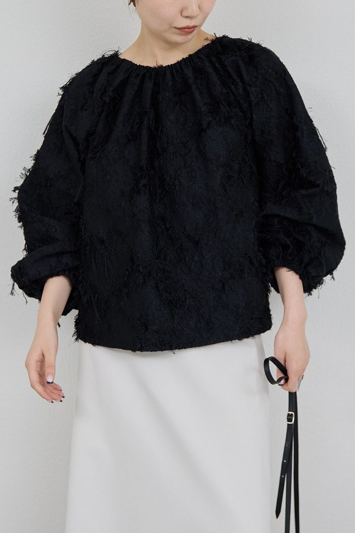 【ガリャルダガランテ/GALLARDAGALANTE】のジャガード2WAYブラウス インテリア・キッズ・メンズ・レディースファッション・服の通販 founy(ファニー) https://founy.com/ ファッション Fashion レディースファッション Fashion for Women トップス・カットソー Cut & Sew Tops シャツ・ブラウス・オフィスカジュアル Elegant Blouses & Button-Ups ショルダー Shoulder, Shoulder Strap シンプル Simple, Minimal ジャカード／ジャガード Jacquard, Woven Pattern スリーブ Sleeve, Long Sleeve / Short Sleeve ファブリック Fabric, Textile ボトム Bottoms, Lower Wear ランダム Random, Irregular ロング Long, Long-Length |ID: prp329100004630811 ipo3291000000035868106