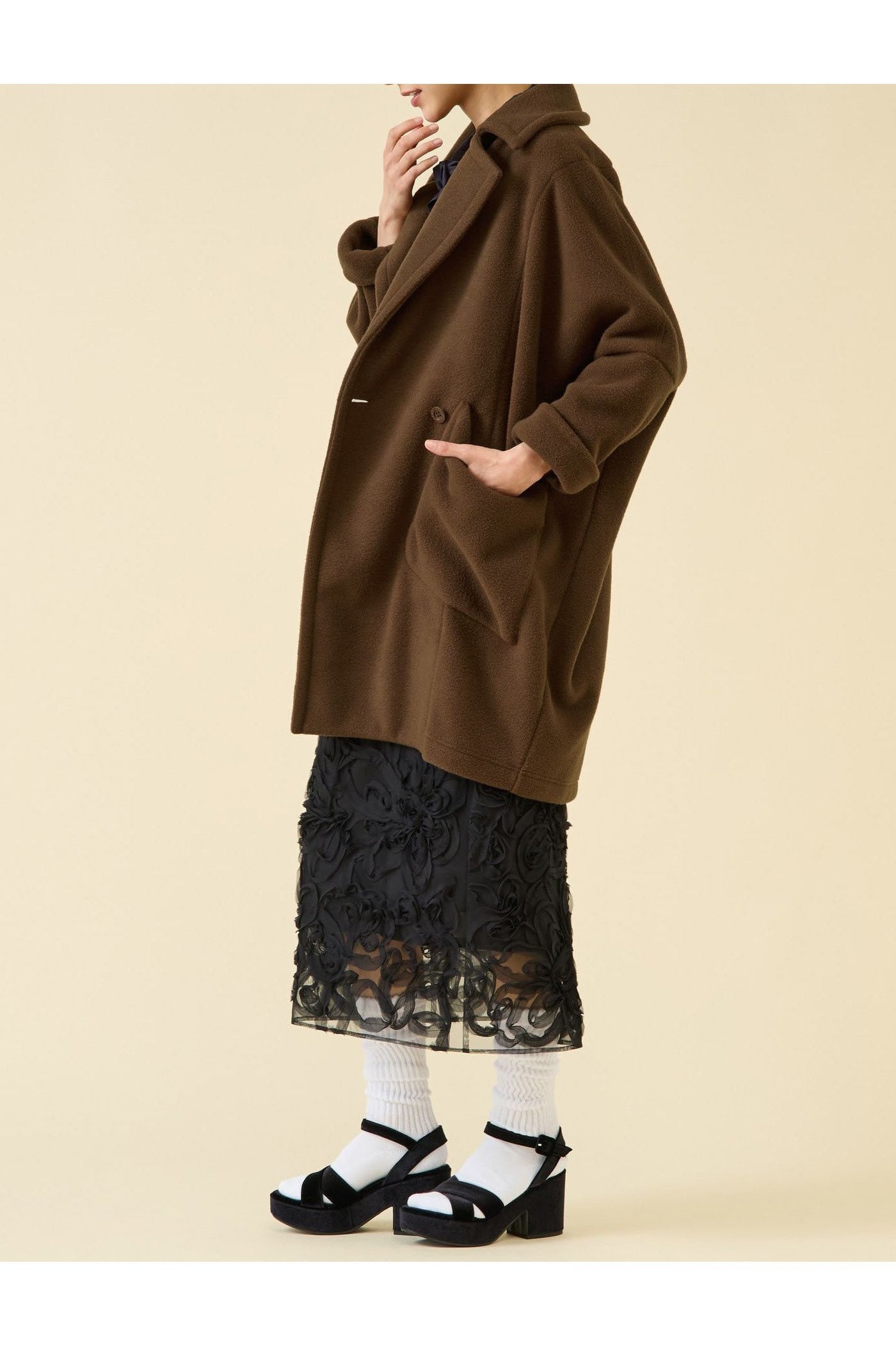 【マルティニーク/martinique】の《別注》【COGTHEBIGSMOKE】ELIZABETH PENTAGON CT 人気、トレンドファッション・服の通販 founy(ファニー) 　ファッション　Fashion　レディースファッション　Fashion for Women　アウター　Coat / Outerwear Collection　コート・ロングコート・ピーコート　Long Coats, Peacoats & More　イタリア　Italy　コレクション　Collection, Seasonal Line　コンパクト　Compact, Small Size　今季　This Season, Current Season　軽量　Lightweight, Ultra Light　ショート　Short, Short Length　シンプル　Simple, Minimal　スペシャル　Special, Limited Edition　スポーティ　Sporty, Casual Athletic　ダブル　Double, Double-Breasted　トレンド　Trend, Trending Now　定番　Standard, Basic Item　バランス　Balance, Style Balance　パッチ　Patch, Appliqué　フロント　Front, Front Design　ポケット　Pocket, Pocket Detail　別注　Limited Edition, Custom Order　防寒　Cold Protection, Winter-Ready　モダン　Modern, Contemporary　リアル　Real, Realistic　ロンドン　London Style, British Inspired　A/W・秋冬　Autumn/Winter　日本製　Made In Japan　2025年　2025　2025-2026秋冬・A/W　Autumn/Winter 2025–26 AW25–26　other-2|ID: prp329100004630818 ipo3291000000033313393