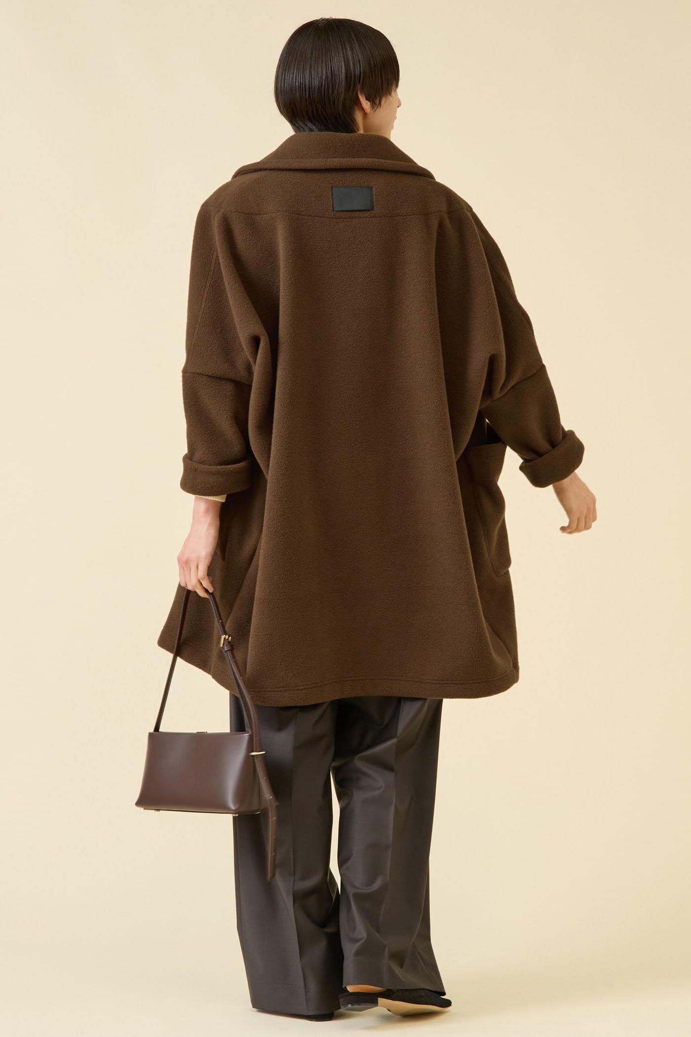 【マルティニーク/martinique】の《別注》【COGTHEBIGSMOKE】ELIZABETH PENTAGON CT 人気、トレンドファッション・服の通販 founy(ファニー) 　ファッション　Fashion　レディースファッション　Fashion for Women　アウター　Coat / Outerwear Collection　コート・ロングコート・ピーコート　Long Coats, Peacoats & More　イタリア　Italy　コレクション　Collection, Seasonal Line　コンパクト　Compact, Small Size　今季　This Season, Current Season　軽量　Lightweight, Ultra Light　ショート　Short, Short Length　シンプル　Simple, Minimal　スペシャル　Special, Limited Edition　スポーティ　Sporty, Casual Athletic　ダブル　Double, Double-Breasted　トレンド　Trend, Trending Now　定番　Standard, Basic Item　バランス　Balance, Style Balance　パッチ　Patch, Appliqué　フロント　Front, Front Design　ポケット　Pocket, Pocket Detail　別注　Limited Edition, Custom Order　防寒　Cold Protection, Winter-Ready　モダン　Modern, Contemporary　リアル　Real, Realistic　ロンドン　London Style, British Inspired　A/W・秋冬　Autumn/Winter　日本製　Made In Japan　2025年　2025　2025-2026秋冬・A/W　Autumn/Winter 2025–26 AW25–26　other-5|ID: prp329100004630818 ipo3291000000033313397