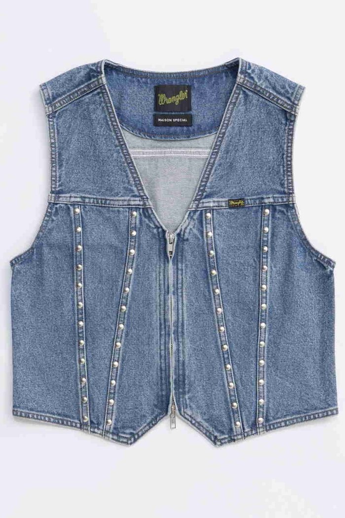 【メゾンスペシャル/MAISON SPECIAL】の【Wrangler×MAISON SPECIAL】Collaboration Studs Denim Vest/ラングラーコラボレーションスタッズデニムベスト インテリア・キッズ・メンズ・レディースファッション・服の通販 founy(ファニー) https://founy.com/ ファッション Fashion レディースファッション Fashion for Women アウター Coat / Outerwear Collection レディースジャケット・軽アウター Jackets ウエスタン Western Style クラシカル Classical, Vintage-Inspired コンパクト Compact, Small Size シルバー Silver, Metallic Silver ジャケット Jacket, Outerwear ジーンズ Jeans, Denim Pants スタッズ Studs, Metal Accents デニム Denim, Jeans Material ベスト Vest, Waistcoat ワーク Workwear, Utility Style A/W・秋冬 Autumn/Winter 2025年 2025 2025-2026秋冬・A/W Autumn/Winter 2025–26 AW25–26 |ID: prp329100004630824 ipo3291000000033313439