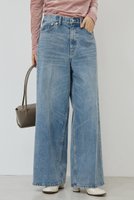 【ガリャルダガランテ/GALLARDAGALANTE】のセンタープレスワイドデニム 人気、トレンドファッション・服の通販 founy(ファニー) ファッション Fashion レディースファッション Fashion for Women パンツ Pants & Trousers デニムパンツ・ジーンズ・美脚デニム Denim Jeans & Pants 2025年 2025 2025-2026秋冬・A/W Autumn/Winter 2025–26 AW25–26 デニム Denim, Jeans Material リラックス Relax, Relaxed Fit ルーズ Loose, Oversized ワイド Wide, Wide Fit 定番 Standard, Basic Item A/W・秋冬 Autumn/Winter |ID:prp329100004630847