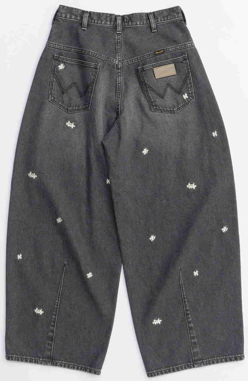 【メゾンスペシャル/MAISON SPECIAL】の【Wrangler×MAISON SPECIAL】Collaboration Flower Embroidery Denim Pants/ラングラーコラボレーションフラワーエンブロイダリーデニムパンツ 人気、トレンドファッション・服の通販 founy(ファニー) 　ファッション　Fashion　レディースファッション　Fashion for Women　パンツ　Pants & Trousers　デニムパンツ・ジーンズ・美脚デニム　Denim Jeans & Pants　ウエスタン　Western Style　ジーンズ　Jeans, Denim Pants　デニム　Denim, Jeans Material　トレンド　Trend, Trending Now　フェミニン　Feminine, Girly　ワーク　Workwear, Utility Style　A/W・秋冬　Autumn/Winter　再入荷　Restock / Back in Stock　2025年　2025　2025-2026秋冬・A/W　Autumn/Winter 2025–26 AW25–26　other-4|ID: prp329100004630858 ipo3291000000033313693