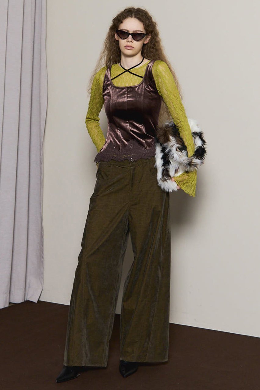 【メゾンスペシャル/MAISON SPECIAL】のHem Lace Velvet Tank Top/ヘムレースベロアタンクトップ 人気、トレンドファッション・服の通販 founy(ファニー) 　ファッション　Fashion　レディースファッション　Fashion for Women　トップス・カットソー　Cut & Sew Tops　キャミソール&ノースリーブ　Camisoles & Sleeveless Tops　シャツ・ブラウス・オフィスカジュアル　Elegant Blouses & Button-Ups　ロングTシャツ・Tシャツ　Longline T-Shirts & Tees　カットソー・ベーシックTシャツ　Cut-and-Sewn Tops / Stretch Tees & Basics　ベロアトップス　Velour Tops / Velvet-Look Items　キャミソール　Camisole, Spaghetti Strap Top　クラシカル　Classical, Vintage-Inspired　ジャケット　Jacket, Outerwear　タンク　Tank Top, Sleeveless Top　バランス　Balance, Style Balance　フェミニン　Feminine, Girly　ベルベット　Velvet, Velvety　ベロア　Velour, Soft Velvet　ミックス　Mix, Mixed Style　ラグジュアリー　Luxury, Elegant　レース　Lace, Lace Fabric　A/W・秋冬　Autumn/Winter　2025年　2025　2025-2026秋冬・A/W　Autumn/Winter 2025–26 AW25–26　other-2|ID: prp329100004631601 ipo3291000000033328090