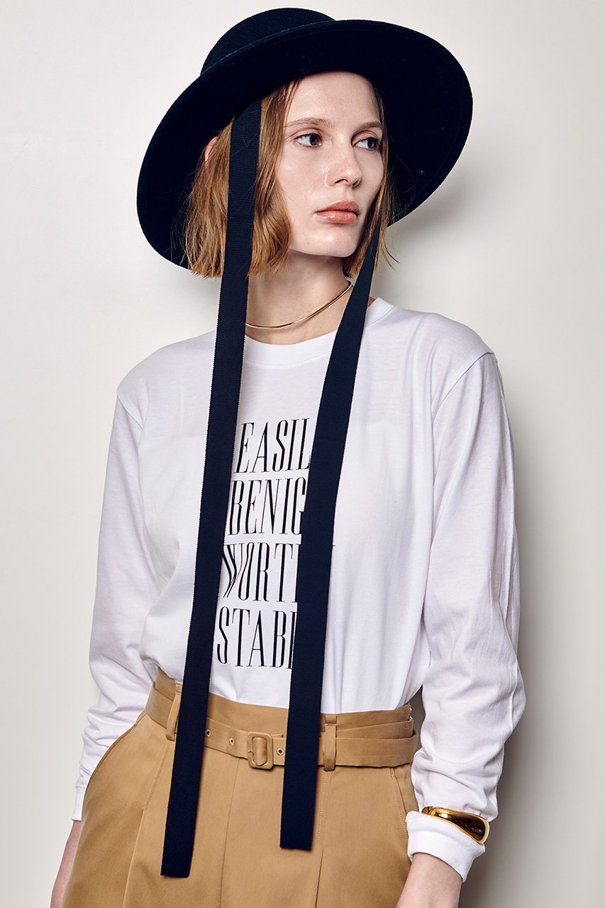 【アルアバイル/allureville】のフロッキーナローフォントロゴロンT 人気、トレンドファッション・服の通販 founy(ファニー) 　ファッション　Fashion　レディースファッション　Fashion for Women　トップス・カットソー　Cut & Sew Tops　シャツ・ブラウス・オフィスカジュアル　Elegant Blouses & Button-Ups　ロングTシャツ・Tシャツ　Longline T-Shirts & Tees　カットソー・ベーシックTシャツ　Cut-and-Sewn Tops / Stretch Tees & Basics　おすすめ　Recommended / Our Picks　インナー　Innerwear　カーディガン　Cardigan, Knitwear　ジャケット　Jacket, Outerwear　スリーブ　Sleeve, Long Sleeve / Short Sleeve　トレンド　Trend, Trending Now　フロント　Front, Front Design　ベーシック　Basic, Essential　ロング　Long, Long-Length　再入荷　Restock / Back in Stock　other-4|ID: prp329100004631602 ipo3291000000034294633