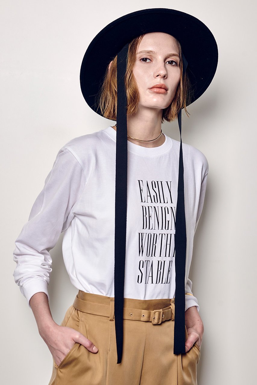 【アルアバイル/allureville】のフロッキーナローフォントロゴロンT 人気、トレンドファッション・服の通販 founy(ファニー) 　ファッション　Fashion　レディースファッション　Fashion for Women　トップス・カットソー　Cut & Sew Tops　シャツ・ブラウス・オフィスカジュアル　Elegant Blouses & Button-Ups　ロングTシャツ・Tシャツ　Longline T-Shirts & Tees　カットソー・ベーシックTシャツ　Cut-and-Sewn Tops / Stretch Tees & Basics　おすすめ　Recommended / Our Picks　インナー　Innerwear　カーディガン　Cardigan, Knitwear　ジャケット　Jacket, Outerwear　スリーブ　Sleeve, Long Sleeve / Short Sleeve　トレンド　Trend, Trending Now　フロント　Front, Front Design　ベーシック　Basic, Essential　ロング　Long, Long-Length　再入荷　Restock / Back in Stock　other-5|ID: prp329100004631602 ipo3291000000034294634