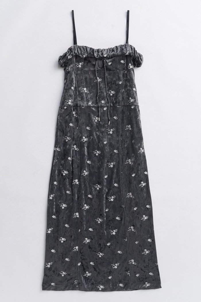 【メゾンスペシャル/MAISON SPECIAL】のFlower Embroidery Velour Camisole Dress/フラワーエンブロイダリーベロアキャミワンピース インテリア・キッズ・メンズ・レディースファッション・服の通販 founy(ファニー) https://founy.com/ ファッション Fashion レディースファッション Fashion for Women ワンピース Dresses フォーマル・パーティードレス・結婚式用ドレス Elegant & Casual Dresses キャミソールワンピース Camisole Dresses チュニック Tunic Tops & Dresses キャミワンピース Cami Dress, Slip Dress シルバー Silver, Metallic Silver ジャケット Jacket, Outerwear ストレッチ Stretch, Stretchy Fabric チュニック Tunic, Long Top フィット Fit, Slim Fit フェミニン Feminine, Girly フリル Frill, Ruffle ベロア Velour, Soft Velvet ライダース Riders ラップ Wrap, Wrap Design ロング Long, Long-Length A/W・秋冬 Autumn/Winter おすすめ Recommended / Our Picks 2025年 2025 2025-2026秋冬・A/W Autumn/Winter 2025–26 AW25–26 |ID: prp329100004631611 ipo3291000000033328208
