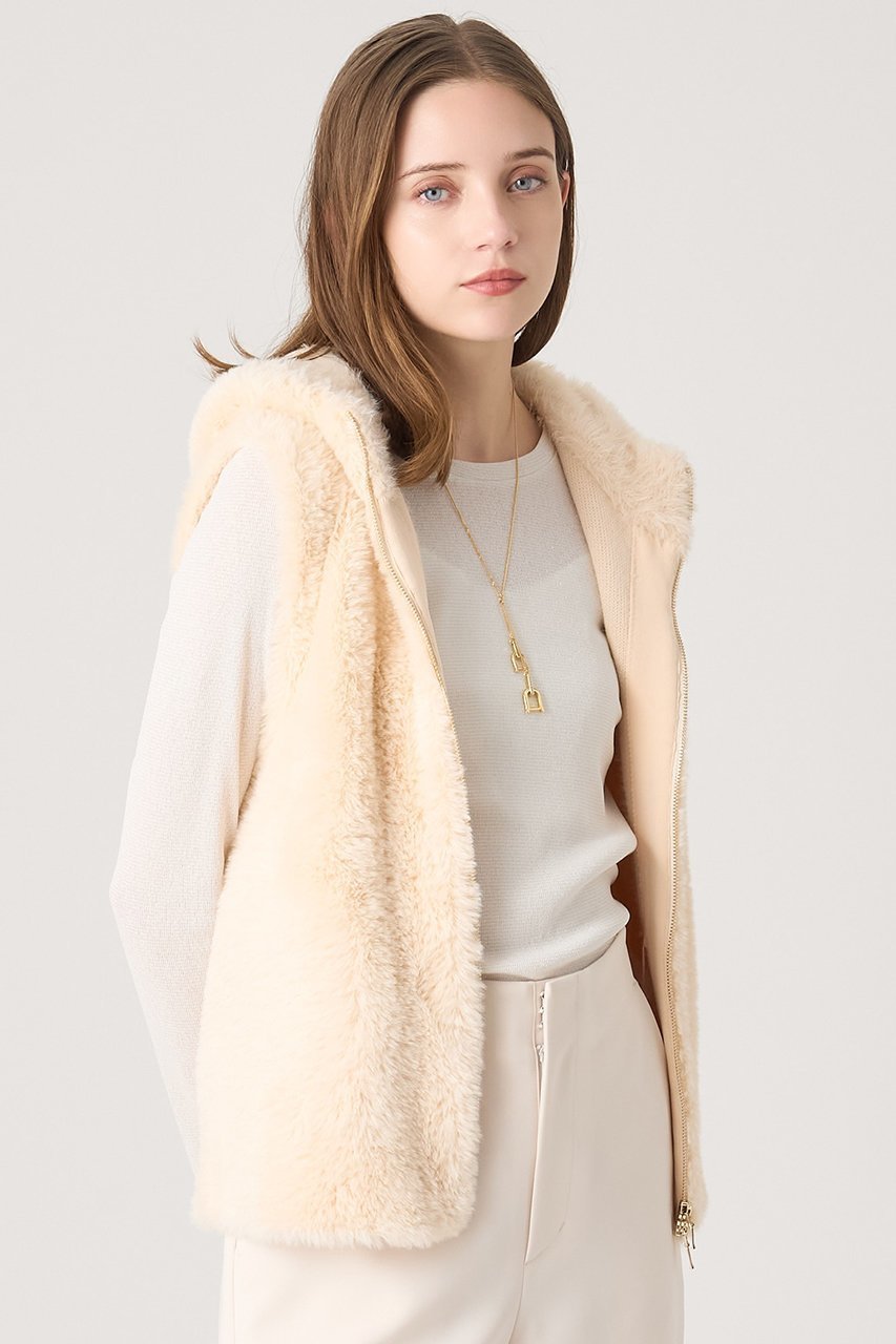 【アナイ/ANAYI】のフェザーフーディジレ 人気、トレンドファッション・服の通販 founy(ファニー) 　ファッション　Fashion　レディースファッション　Fashion for Women　アウター　Coat / Outerwear Collection　レディースジャケット・軽アウター　Jackets　2025年　2025　2025-2026秋冬・A/W　Autumn/Winter 2025–26 AW25–26　ジャケット　Jacket, Outerwear　ストレッチ　Stretch, Stretchy Fabric　バランス　Balance, Style Balance　フェザーヤーン　Feather Yarn, Fluffy Yarn　フェミニン　Feminine, Girly　ブルゾン　Blouson, Bomber Jacket　ベスト　Vest, Waistcoat　ライナー　Liner, Inner Layer　A/W・秋冬　Autumn/Winter　軽量　Lightweight, Ultra Light　other-4|ID: prp329100004631644 ipo3291000000033328687