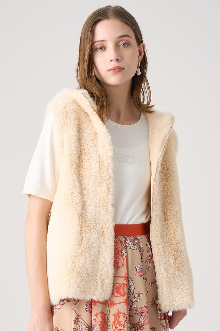 【アナイ/ANAYI】のフェザーフーディジレ 人気、トレンドファッション・服の通販 founy(ファニー) 　ファッション　Fashion　レディースファッション　Fashion for Women　アウター　Coat / Outerwear Collection　レディースジャケット・軽アウター　Jackets　2025年　2025　2025-2026秋冬・A/W　Autumn/Winter 2025–26 AW25–26　ジャケット　Jacket, Outerwear　ストレッチ　Stretch, Stretchy Fabric　バランス　Balance, Style Balance　フェザーヤーン　Feather Yarn, Fluffy Yarn　フェミニン　Feminine, Girly　ブルゾン　Blouson, Bomber Jacket　ベスト　Vest, Waistcoat　ライナー　Liner, Inner Layer　A/W・秋冬　Autumn/Winter　軽量　Lightweight, Ultra Light　other-7|ID: prp329100004631644 ipo3291000000033328690