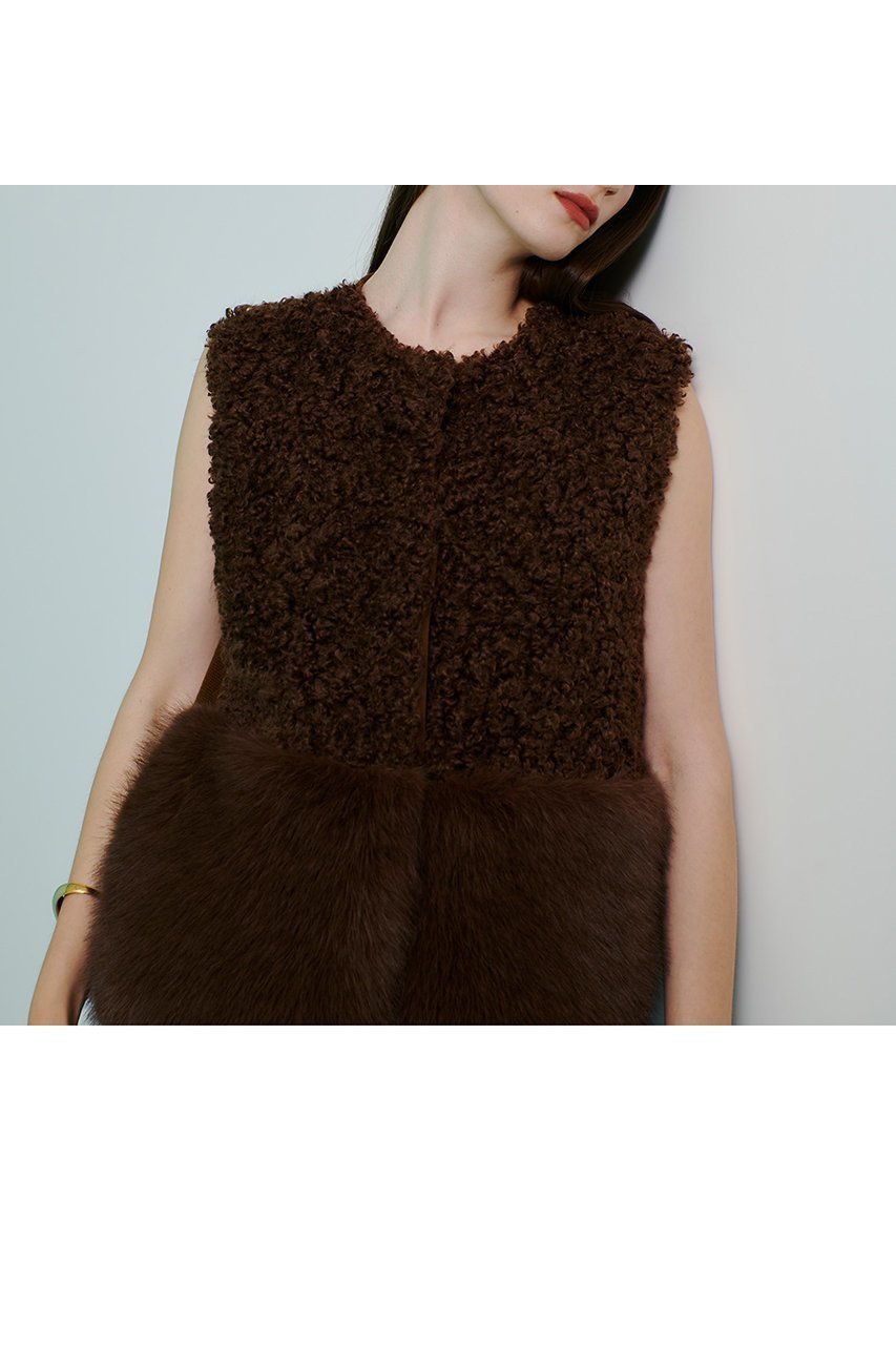【アルアバイル/allureville】のフェイクボアコンビニットジレ インテリア・キッズ・メンズ・レディースファッション・服の通販 founy(ファニー) 　ファッション　Fashion　レディースファッション　Fashion for Women　アウター　Coat / Outerwear Collection　レディースジャケット・軽アウター　Jackets　2025年　2025　2025-2026秋冬・A/W　Autumn/Winter 2025–26 AW25–26　コンパクト　Compact, Small Size　ジャケット　Jacket, Outerwear　スポーティ　Sporty, Casual Athletic　ドット　Polka Dot, Dot Pattern　フォックス　Fox, Fox Fur　ベスト　Vest, Waistcoat　A/W・秋冬　Autumn/Winter　キャメル|ID: prp329100004631646 ipo3291000000033328707