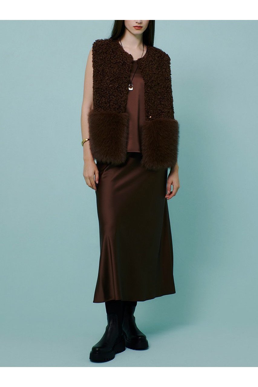 【アルアバイル/allureville】のフェイクボアコンビニットジレ 人気、トレンドファッション・服の通販 founy(ファニー) 　ファッション　Fashion　レディースファッション　Fashion for Women　アウター　Coat / Outerwear Collection　レディースジャケット・軽アウター　Jackets　2025年　2025　2025-2026秋冬・A/W　Autumn/Winter 2025–26 AW25–26　コンパクト　Compact, Small Size　ジャケット　Jacket, Outerwear　スポーティ　Sporty, Casual Athletic　ドット　Polka Dot, Dot Pattern　フォックス　Fox, Fox Fur　ベスト　Vest, Waistcoat　A/W・秋冬　Autumn/Winter　other-2|ID: prp329100004631646 ipo3291000000033328709