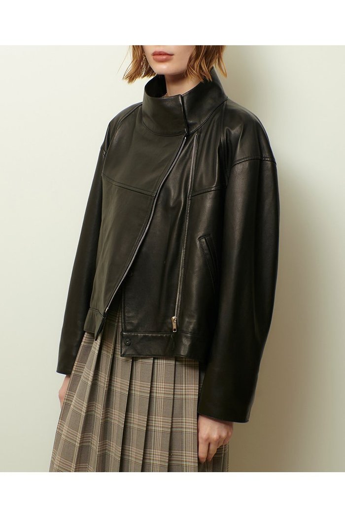 【アルアバイル/allureville】のレザーブルゾン インテリア・キッズ・メンズ・レディースファッション・服の通販 founy(ファニー) https://founy.com/ ファッション Fashion レディースファッション Fashion for Women アウター Coat / Outerwear Collection レディースジャケット・軽アウター Jackets ブルゾンジャケット・スポーティアウター Blouson Jackets 2025年 2025 2025-2026秋冬・A/W Autumn/Winter 2025–26 AW25–26 おすすめ Recommended / Our Picks ジャケット Jacket, Outerwear フォルム Silhouette, Form ブルゾン Blouson, Bomber Jacket マニッシュ Mannish, Boyish A/W・秋冬 Autumn/Winter |ID: prp329100004631647 ipo3291000000033328714