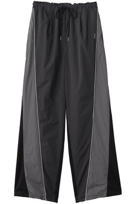 【メゾンスペシャル/MAISON SPECIAL】のNylon Docking Jersey Pants/ナイロンドッキングジャージパンツ 人気、トレンドファッション・服の通販 founy(ファニー) ファッション Fashion レディースファッション Fashion for Women パンツ Pants & Trousers コンビ Combo, Combination Style スウェット / スエット Sweatshirt, Sweatwear スニーカー Sneakers, Trainers スポーティ Sporty, Casual Athletic ミックス Mix, Mixed Style リラックス Relax, Relaxed Fit |ID:prp329100004631669