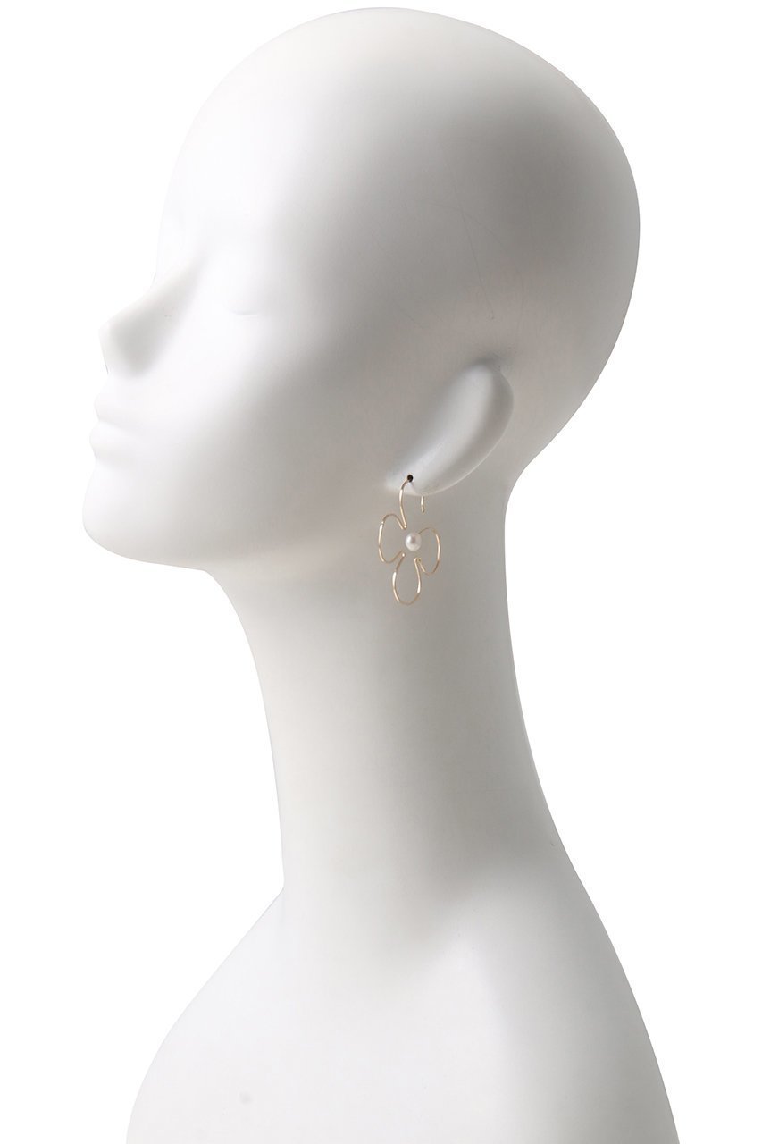 【ナチュラリジュエリ/NATURALI JEWELRY】の【ELLE SHOP限定】ブルーミングフラワーフープピアス 人気、トレンドファッション・服の通販 founy(ファニー) 　ファッション　Fashion　レディースファッション　Fashion for Women　ジュエリー　Jewelry　ファッションリング　Fashion Rings　イヤリング・フープ・ドロップタイプ　Hoop, Drop & Clip Earrings　2025年　2025　2025-2026秋冬・A/W　Autumn/Winter 2025–26 AW25–26　イヤリング　Earrings　パール　Pearl, Pearl Accent　フラワー　Flower, Floral　フープ　Hoop, Hoop Earrings　モチーフ　Motif, Design Theme　ワイヤー　Wire, Wired Bra　エレガント 上品　Elegant　A/W・秋冬　Autumn/Winter　other-2|ID: prp329100004632753 ipo3291000000033341264