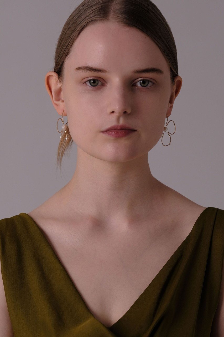 【ナチュラリジュエリ/NATURALI JEWELRY】の【ELLE SHOP限定】ブルーミングフラワーフープピアス 人気、トレンドファッション・服の通販 founy(ファニー) 　ファッション　Fashion　レディースファッション　Fashion for Women　ジュエリー　Jewelry　ファッションリング　Fashion Rings　イヤリング・フープ・ドロップタイプ　Hoop, Drop & Clip Earrings　イヤリング　Earrings　パール　Pearl, Pearl Accent　フラワー　Flower, Floral　フープ　Hoop, Hoop Earrings　モチーフ　Motif, Design Theme　ワイヤー　Wire, Wired Bra　エレガント 上品　Elegant　再入荷　Restock / Back in Stock　other-7|ID: prp329100004632753 ipo3291000000033462817