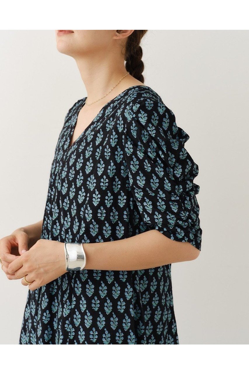 【ヌキテパ/NE QUITTEZ PAS】のCOTTON VOILE ETHNIC プリントギャザースリーブドレス 人気、トレンドファッション・服の通販 founy(ファニー) 　ファッション　Fashion　レディースファッション　Fashion for Women　ワンピース　Dresses　フォーマル・パーティードレス・結婚式用ドレス　Elegant & Casual Dresses　チュニック　Tunic Tops & Dresses　2025年　2025　2025-2026秋冬・A/W　Autumn/Winter 2025–26 AW25–26　インド　Indian Textile　ギャザー　Gathered, Ruffled　チャーム　Charm, Pendant　チュニック　Tunic, Long Top　ドレス　Dress, One-Piece　フレア　Flare, Flared　リボン　Ribbon, Bow　リラックス　Relax, Relaxed Fit　ロング　Long, Long-Length　A/W・秋冬　Autumn/Winter　other-3|ID: prp329100004632796 ipo3291000000033341581