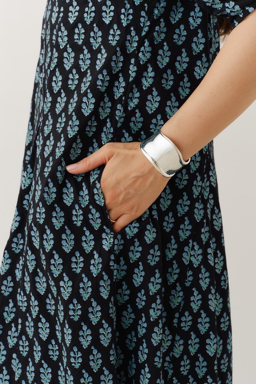 【ヌキテパ/NE QUITTEZ PAS】のCOTTON VOILE ETHNIC プリントギャザースリーブドレス 人気、トレンドファッション・服の通販 founy(ファニー) 　ファッション　Fashion　レディースファッション　Fashion for Women　ワンピース　Dresses　フォーマル・パーティードレス・結婚式用ドレス　Elegant & Casual Dresses　チュニック　Tunic Tops & Dresses　2025年　2025　2025-2026秋冬・A/W　Autumn/Winter 2025–26 AW25–26　インド　Indian Textile　ギャザー　Gathered, Ruffled　チャーム　Charm, Pendant　チュニック　Tunic, Long Top　ドレス　Dress, One-Piece　フレア　Flare, Flared　リボン　Ribbon, Bow　リラックス　Relax, Relaxed Fit　ロング　Long, Long-Length　A/W・秋冬　Autumn/Winter　other-4|ID: prp329100004632796 ipo3291000000033341582
