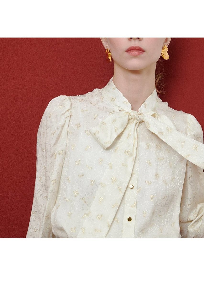 【アルアバイル/allureville】の【LOULOU WILLOUGHBY】KEYジャガードボウタイブラウス 人気、トレンドファッション・服の通販 founy(ファニー) 　ファッション　Fashion　レディースファッション　Fashion for Women　トップス・カットソー　Cut & Sew Tops　シャツ・ブラウス・オフィスカジュアル　Elegant Blouses & Button-Ups　2025年　2025　2025-2026秋冬・A/W　Autumn/Winter 2025–26 AW25–26　インナー　Innerwear　カフス　Cuff Design　ギャザー　Gathered, Ruffled　シルバー　Silver, Metallic Silver　シンプル　Simple, Minimal　ジャカード／ジャガード　Jacquard, Woven Pattern　ジャケット　Jacket, Outerwear　スリーブ　Sleeve, Long Sleeve / Short Sleeve　モチーフ　Motif, Design Theme　リボン　Ribbon, Bow　ロング　Long, Long-Length　無地　Plain, Solid Color　A/W・秋冬　Autumn/Winter　 other-1|ID: prp329100004632807 ipo3291000000033341655