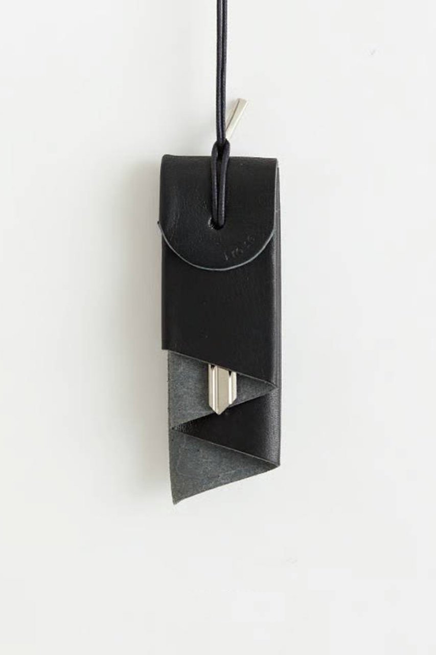 【イロセ/i ro se / GOODS】のAURORA KEY HOLDER インテリア・キッズ・メンズ・レディースファッション・服の通販 founy(ファニー) 　キーホルダー　Keychain, Key Holder　コンパクト　Compact, Small Size　シンプル　Simple, Minimal　ラップ　Wrap, Wrap Design　新作・新入荷　New Arrivals / New In　BLACK|ID: prp329100004633612 ipo3291000000033356449