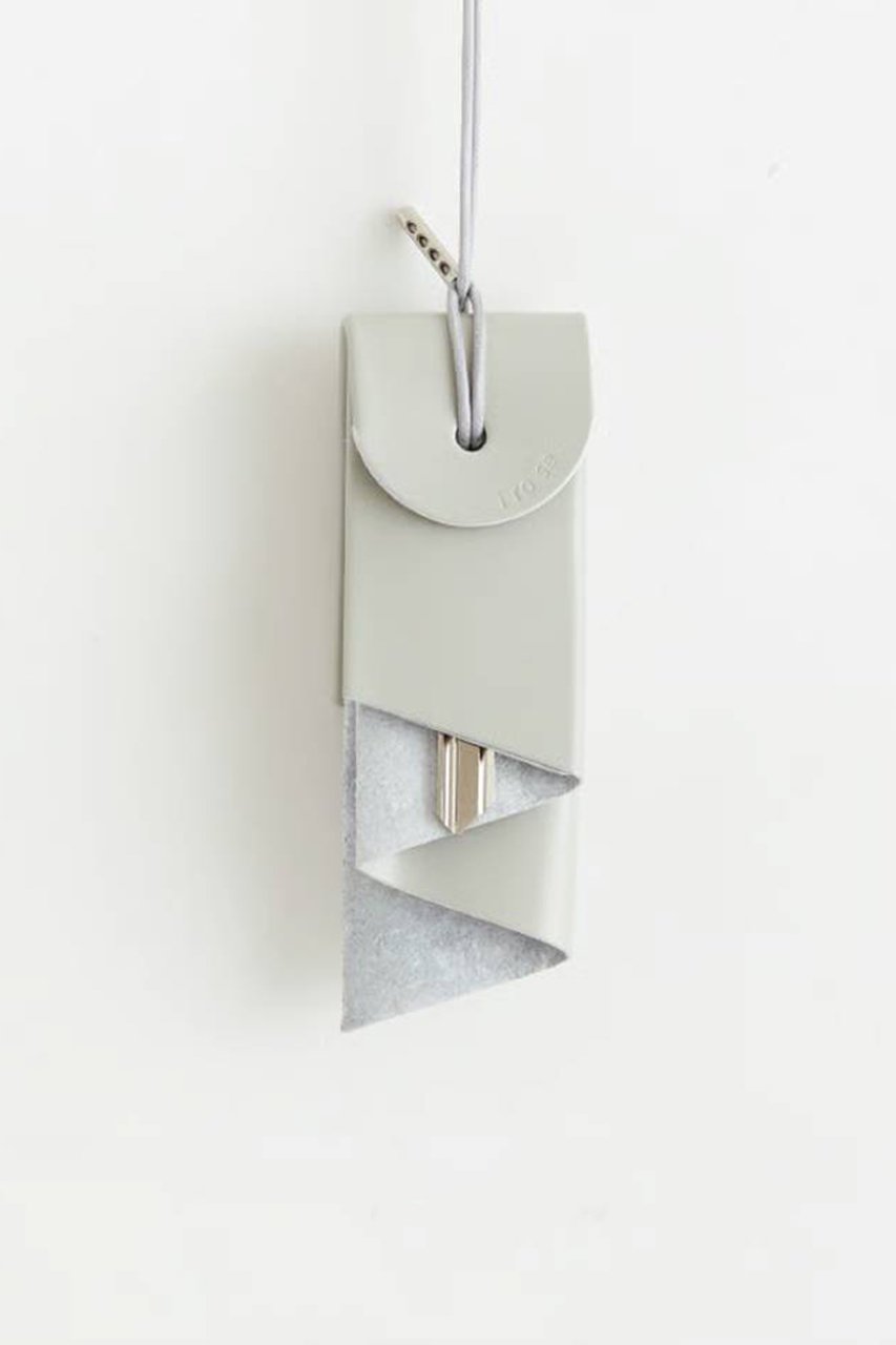 【イロセ/i ro se / GOODS】のAURORA KEY HOLDER インテリア・キッズ・メンズ・レディースファッション・服の通販 founy(ファニー) 　キーホルダー　Keychain, Key Holder　コンパクト　Compact, Small Size　シンプル　Simple, Minimal　ラップ　Wrap, Wrap Design　新作・新入荷　New Arrivals / New In　GRAY|ID: prp329100004633612 ipo3291000000033356450