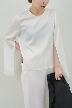 【ガリャルダガランテ/GALLARDAGALANTE】 【PEAS】サテンスリットクループルオーバー人気、トレンドファッション・服の通販 founy(ファニー) ファッション Fashion レディースファッション Fashion for Women トップス・カットソー Cut & Sew Tops シャツ・ブラウス・オフィスカジュアル Elegant Blouses & Button-Ups カジュアルプルオーバー・ニットトップス Pullovers & Knit Tops / Casual Pullovers 2025年 2025 2025-2026秋冬・A/W Autumn/Winter 2025–26 AW25–26 サテン Satin, Glossy Fabric スリット Slit, Slit Detail スリーブ Sleeve, Long Sleeve / Short Sleeve セットアップ Set-Up, Coordinated Outfit デニム Denim, Jeans Material ドレス Dress, One-Piece フォーマル Formal, Dressy ロング Long, Long-Length ワイド Wide, Wide Fit エレガント 上品 Elegant A/W・秋冬 Autumn/Winter 羽織 Haori, Light Jacket |ID:prp329100004634666