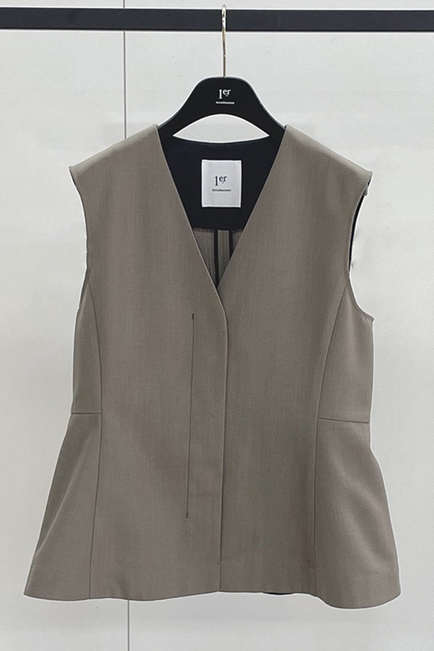 【プルミエ アロンディスモン/1er Arrondissement】のペプラムジレ 人気、トレンドファッション・服の通販 founy(ファニー) 　ファッション　Fashion　レディースファッション　Fashion for Women　アウター　Coat / Outerwear Collection　レディースジャケット・軽アウター　Jackets　おすすめ　Recommended / Our Picks　インナー　Innerwear　コンパクト　Compact, Small Size　ジャケット　Jacket, Outerwear　タートルネック　Turtleneck, High Neck　デニム　Denim, Jeans Material　バランス　Balance, Style Balance　ベスト　Vest, Waistcoat　ペプラム　Peplum, Flared Hem　ボトム　Bottoms, Lower Wear　エレガント 上品　Elegant　 other-1|ID: prp329100004634677 ipo3291000000035753357