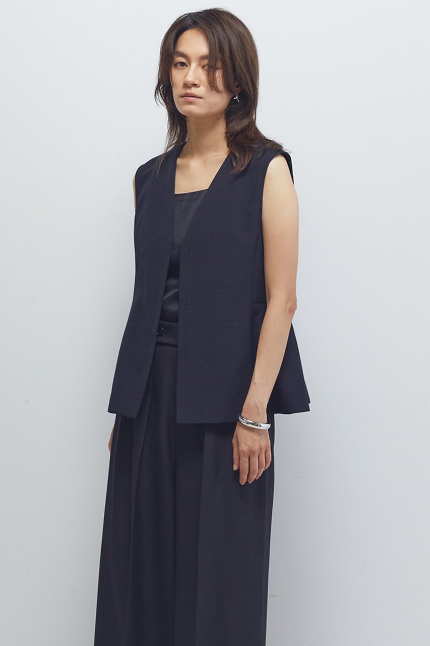 【プルミエ アロンディスモン/1er Arrondissement】のペプラムジレ インテリア・キッズ・メンズ・レディースファッション・服の通販 founy(ファニー) 　ファッション　Fashion　レディースファッション　Fashion for Women　アウター　Coat / Outerwear Collection　レディースジャケット・軽アウター　Jackets　おすすめ　Recommended / Our Picks　インナー　Innerwear　コンパクト　Compact, Small Size　ジャケット　Jacket, Outerwear　タートルネック　Turtleneck, High Neck　デニム　Denim, Jeans Material　バランス　Balance, Style Balance　ベスト　Vest, Waistcoat　ペプラム　Peplum, Flared Hem　ボトム　Bottoms, Lower Wear　エレガント 上品　Elegant　ネイビー|ID: prp329100004634677 ipo3291000000035753359