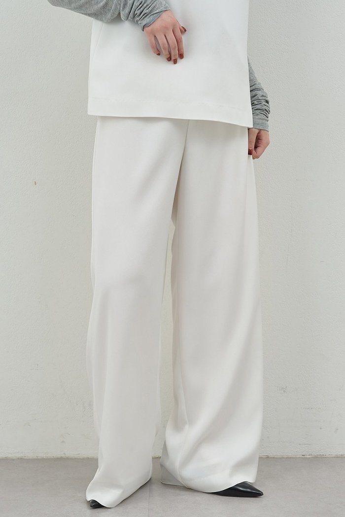 【ガリャルダガランテ/GALLARDAGALANTE】の【PEAS】サテンワイドパンツ インテリア・キッズ・メンズ・レディースファッション・服の通販 founy(ファニー) https://founy.com/ ファッション Fashion レディースファッション Fashion for Women パンツ Pants & Trousers おすすめ Recommended / Our Picks キャミソール Camisole, Spaghetti Strap Top サテン Satin, Glossy Fabric セットアップ Set-Up, Coordinated Outfit デニム Denim, Jeans Material ドレス Dress, One-Piece フォーマル Formal, Dressy ワイド Wide, Wide Fit エレガント 上品 Elegant |ID: prp329100004634689 ipo3291000000035452172