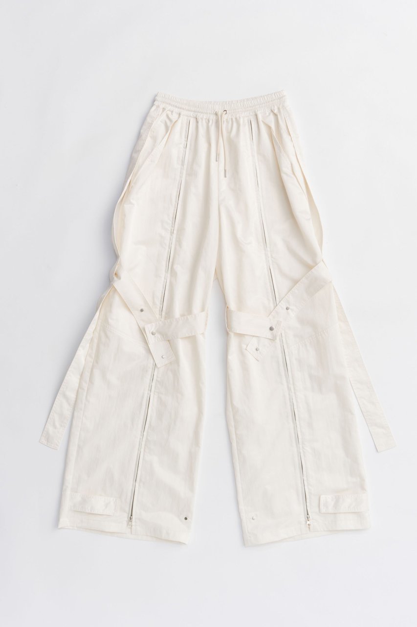 【プランク プロジェクト/PRANK PROJECT】のストラップトラックパンツ / Strap Track Pants インテリア・キッズ・メンズ・レディースファッション・服の通販 founy(ファニー) 　ファッション　Fashion　レディースファッション　Fashion for Women　パンツ　Pants & Trousers　2025年　2025　2025-2026秋冬・A/W　Autumn/Winter 2025–26 AW25–26　スリット　Slit, Slit Detail　セットアップ　Set-Up, Coordinated Outfit　フロント　Front, Front Design　ブルゾン　Blouson, Bomber Jacket　ラップ　Wrap, Wrap Design　リラックス　Relax, Relaxed Fit　A/W・秋冬　Autumn/Winter　O.WHT(オフホワイト)|ID: prp329100004634691 ipo3291000000033369729