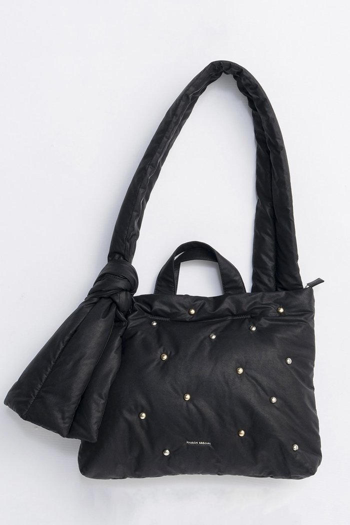 【メゾンスペシャル/MAISON SPECIAL】のStuds Double Knot Tote Bag/スタッズダブルノットトートバッグ インテリア・キッズ・メンズ・レディースファッション・服の通販 founy(ファニー) https://founy.com/ ファッション Fashion レディースファッション Fashion for Women バッグ Bags 2025年 2025 2025-2026秋冬・A/W Autumn/Winter 2025–26 AW25–26 ショルダー Shoulder, Shoulder Strap スタッズ Studs, Metal Accents ダブル Double, Double-Breasted ポケット Pocket, Pocket Detail リアル Real, Realistic リボン Ribbon, Bow A/W・秋冬 Autumn/Winter |ID: prp329100004635335 ipo3291000000033383186