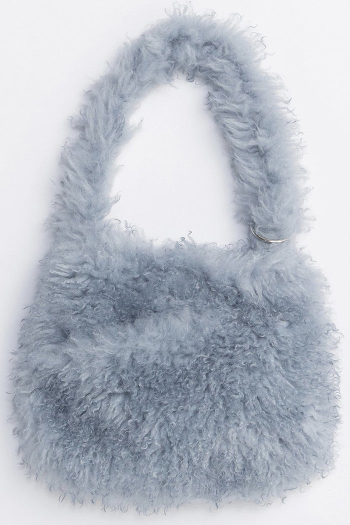 【メゾンスペシャル/MAISON SPECIAL】のMonster Bag/モンスターバッグ インテリア・キッズ・メンズ・レディースファッション・服の通販 founy(ファニー) https://founy.com/ ファッション Fashion レディースファッション Fashion for Women バッグ Bags 2025年 2025 2025-2026秋冬・A/W Autumn/Winter 2025–26 AW25–26 グラデーション Gradient, Ombre ショルダー Shoulder, Shoulder Strap チャーム Charm, Pendant フェイクファー Faux Fur, Imitation Fur ポケット Pocket, Pocket Detail A/W・秋冬 Autumn/Winter |ID: prp329100004635340 ipo3291000000033383229