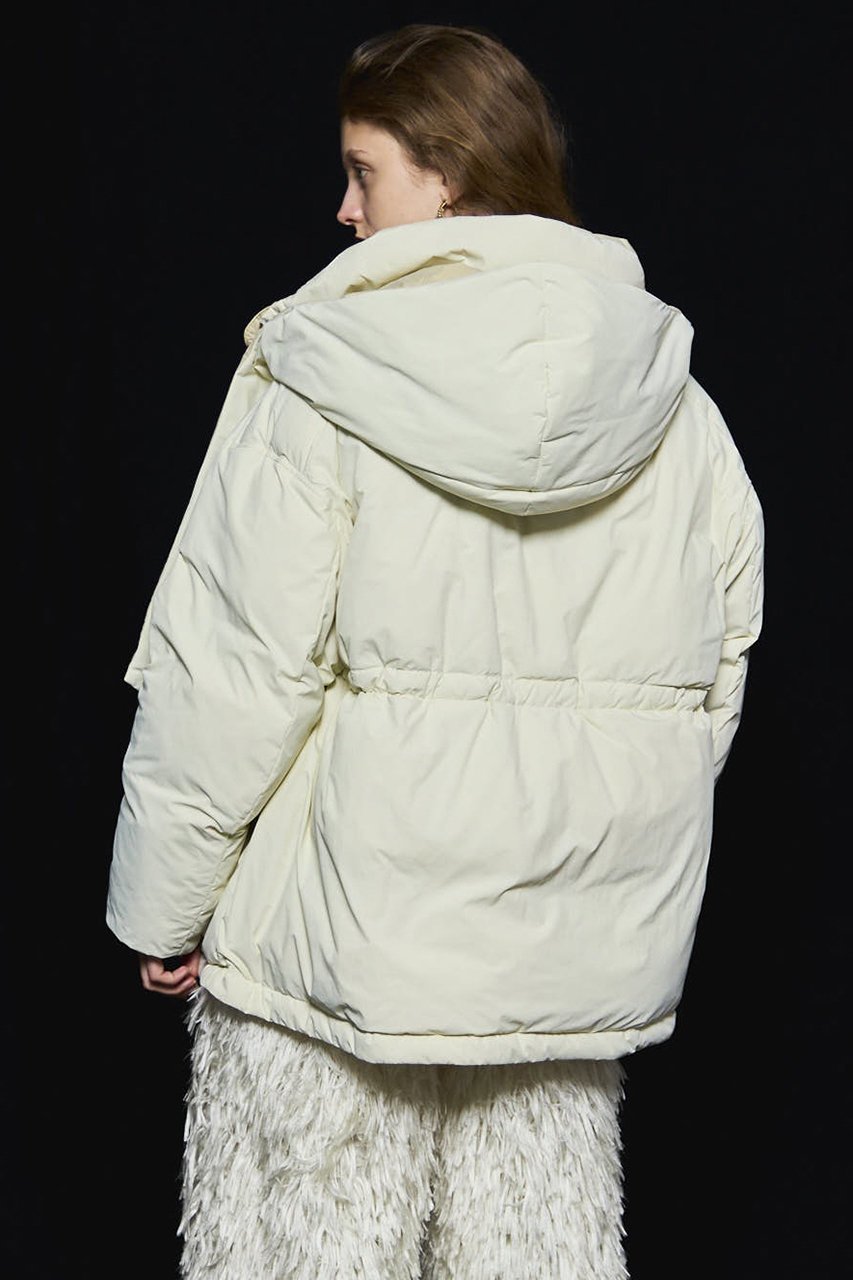 【メゾンスペシャル/MAISON SPECIAL】のHoodie Scarf Middle Down Coat/フーディマフラーミドルダウンコート 人気、トレンドファッション・服の通販 founy(ファニー) 　ファッション　Fashion　レディースファッション　Fashion for Women　アウター　Coat / Outerwear Collection　コート・ロングコート・ピーコート　Long Coats, Peacoats & More　ダウンジャケット・軽量ダウン　Warm & Lightweight Down Jackets　マフラー・スヌード / 冬小物の定番　Scarves & Mufflers　軽量　Lightweight, Ultra Light　シンプル　Simple, Minimal　スカーフ　Scarf, Neckwear　スタンド　Stand Collar, Upright Stand　スマート　Smart, Elegant　タフタ　Taffeta, Structured Fabric　ダウン　Down, Puffer　ドローストリング　Drawstring, Pull Cord　フェザー　Feather, Feather Detail　防寒　Cold Protection, Winter-Ready　リバーシブル　Reversible, Two-Sided　A/W・秋冬　Autumn/Winter　2025年　2025　2025-2026秋冬・A/W　Autumn/Winter 2025–26 AW25–26　other-8|ID: prp329100004635355 ipo3291000000033383356