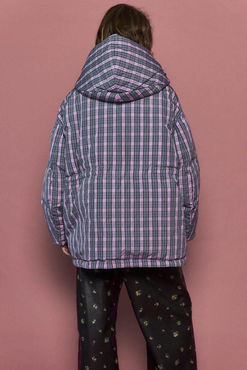 【メゾンスペシャル/MAISON SPECIAL】のPlaid Hoodie Scarf Middle Down Coat/チェックフーディマフラーミドルダウンコート 人気、トレンドファッション・服の通販 founy(ファニー) 　ファッション　Fashion　レディースファッション　Fashion for Women　アウター　Coat / Outerwear Collection　コート・ロングコート・ピーコート　Long Coats, Peacoats & More　ダウンジャケット・軽量ダウン　Warm & Lightweight Down Jackets　マフラー・スヌード / 冬小物の定番　Scarves & Mufflers　シンプル　Simple, Minimal　スカーフ　Scarf, Neckwear　スタンド　Stand Collar, Upright Stand　スマート　Smart, Elegant　タフタ　Taffeta, Structured Fabric　ダウン　Down, Puffer　チェック　Check, Plaid, Tartan　ドローストリング　Drawstring, Pull Cord　フェザー　Feather, Feather Detail　防寒　Cold Protection, Winter-Ready　リバーシブル　Reversible, Two-Sided　A/W・秋冬　Autumn/Winter　2025年　2025　2025-2026秋冬・A/W　Autumn/Winter 2025–26 AW25–26　other-8|ID: prp329100004635356 ipo3291000000033383366