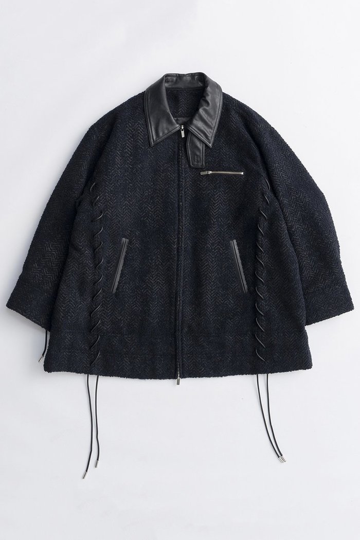 【メゾンスペシャル/MAISON SPECIAL】のLace Up A-line Coat/レースアップAラインコート インテリア・キッズ・メンズ・レディースファッション・服の通販 founy(ファニー) https://founy.com/ ファッション Fashion レディースファッション Fashion for Women アウター Coat / Outerwear Collection コート・ロングコート・ピーコート Long Coats, Peacoats & More Aラインコート A-Line Coats 2025年 2025 2025-2026秋冬・A/W Autumn/Winter 2025–26 AW25–26 なめらか Smooth, Silky Texture ショート Short, Short Length ジャカード／ジャガード Jacquard, Woven Pattern トレンド Trend, Trending Now フラップ Flap, Flap Pocket マフラー Scarf, Muffler ミドル Middle Length, Mid Height メルトン Melton, Heavy Wool ループ Loop, Loop Knit レース Lace, Lace Fabric 定番 Standard, Basic Item A/W・秋冬 Autumn/Winter 防寒 Cold Protection, Winter-Ready |ID: prp329100004635357 ipo3291000000033383367