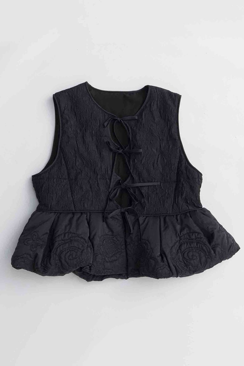 【メゾンスペシャル/MAISON SPECIAL】のEmbroidery Peplum Vest/エンブロイダリーペプラムベスト インテリア・キッズ・メンズ・レディースファッション・服の通販 founy(ファニー) 　ファッション　Fashion　レディースファッション　Fashion for Women　アウター　Coat / Outerwear Collection　レディースジャケット・軽アウター　Jackets　2025年　2025　2025-2026秋冬・A/W　Autumn/Winter 2025–26 AW25–26　ガーリー　Girly, Feminine Style　ジャカード／ジャガード　Jacquard, Woven Pattern　ジャケット　Jacket, Outerwear　センター　Center, Center Line　デニム　Denim, Jeans Material　フロント　Front, Front Design　ベスト　Vest, Waistcoat　ペプラム　Peplum, Flared Hem　リボン　Ribbon, Bow　エレガント 上品　Elegant　A/W・秋冬　Autumn/Winter　防寒　Cold Protection, Winter-Ready　BLK(ブラック)|ID: prp329100004635365 ipo3291000000033383460