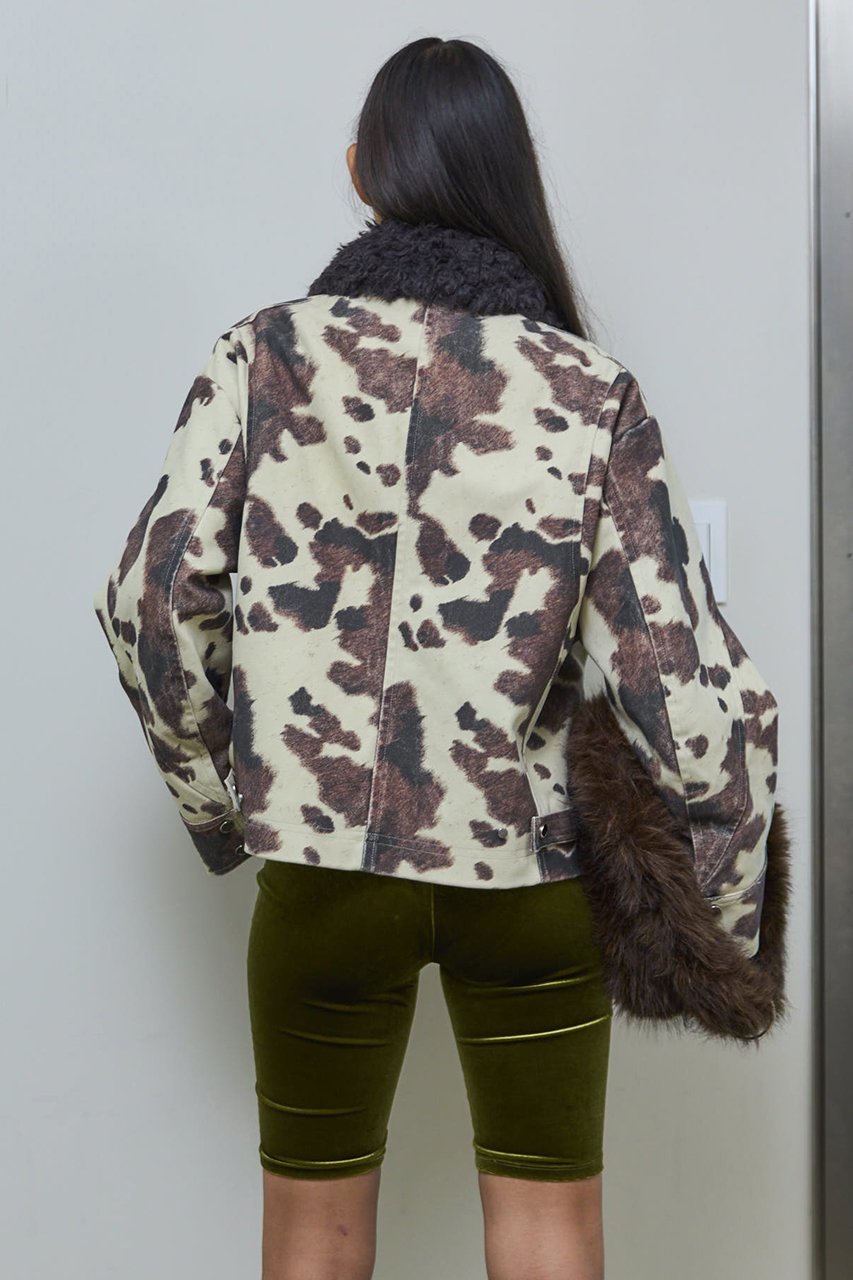 【メゾンスペシャル/MAISON SPECIAL】の2way Collar Cow Printed Vegan Leather Blouson/2WAYカラーCOWプリントヴィーガンレザーブルゾン 人気、トレンドファッション・服の通販 founy(ファニー) 　ファッション　Fashion　レディースファッション　Fashion for Women　アウター　Coat / Outerwear Collection　レディースジャケット・軽アウター　Jackets　ブルゾンジャケット・スポーティアウター　Blouson Jackets　ジップ　Zip, Zipper　ジップアップ　Zip-Up, Full Zip　ジャケット　Jacket, Outerwear　セットアップ　Set-Up, Coordinated Outfit　デニム　Denim, Jeans Material　パターン　Pattern, Design Print　フロント　Front, Front Design　ブルゾン　Blouson, Bomber Jacket　プリント　Print, Printed Pattern　ポケット　Pocket, Pocket Detail　防寒　Cold Protection, Winter-Ready　モノトーン　Monotone, Black and White　ロング　Long, Long-Length　A/W・秋冬　Autumn/Winter　おすすめ　Recommended / Our Picks　2025年　2025　2025-2026秋冬・A/W　Autumn/Winter 2025–26 AW25–26　other-8|ID: prp329100004635367 ipo3291000000033383489