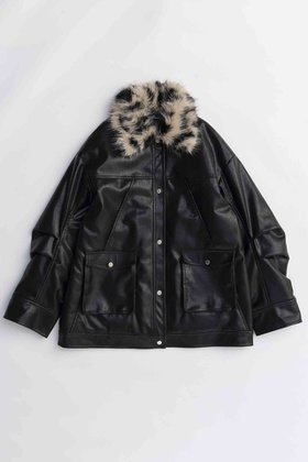 【メゾンスペシャル/MAISON SPECIAL】のFur Collar Vegan Leather Middle Blouson/ファーカラーヴィーガンレザーミドルブルゾン 人気、トレンドファッション・服の通販 founy(ファニー) ファッション Fashion レディースファッション Fashion for Women アウター Coat / Outerwear Collection レディースジャケット・軽アウター Jackets ブルゾンジャケット・スポーティアウター Blouson Jackets アニマル Animal Print 今季 This Season, Current Season ジップ Zip, Zipper ジャケット Jacket, Outerwear スウェット / スエット Sweatshirt, Sweatwear トレンド Trend, Trending Now フェイクファー Faux Fur, Imitation Fur フェイクレザー Faux Leather, PU Leather フラップ Flap, Flap Pocket フロント Front, Front Design ブルゾン Blouson, Bomber Jacket ポケット Pocket, Pocket Detail 防寒 Cold Protection, Winter-Ready A/W・秋冬 Autumn/Winter おすすめ Recommended / Our Picks エレガント 上品 Elegant 2025年 2025 2025-2026秋冬・A/W Autumn/Winter 2025–26 AW25–26 |ID:prp329100004635368