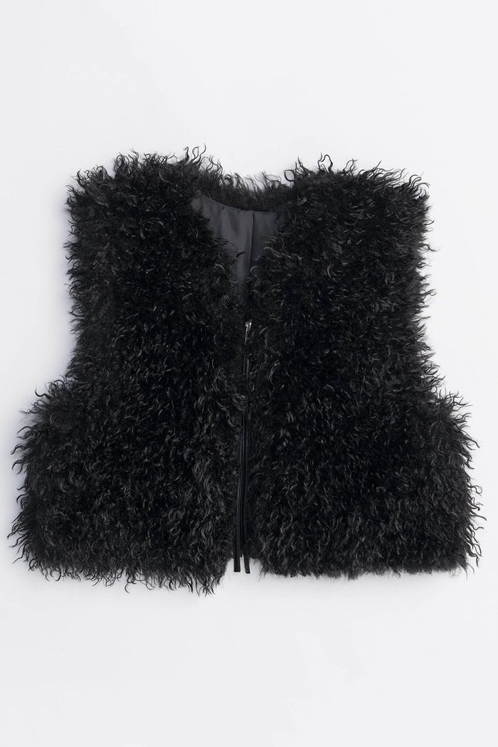 【メゾンスペシャル/MAISON SPECIAL】のFur Vest/ファーベスト インテリア・キッズ・メンズ・レディースファッション・服の通販 founy(ファニー) https://founy.com/ ファッション Fashion レディースファッション Fashion for Women アウター Coat / Outerwear Collection レディースジャケット・軽アウター Jackets 2025年 2025 2025-2026秋冬・A/W Autumn/Winter 2025–26 AW25–26 ショート Short, Short Length シンプル Simple, Minimal ジャケット Jacket, Outerwear バランス Balance, Style Balance フェイクファー Faux Fur, Imitation Fur フェミニン Feminine, Girly ブルゾン Blouson, Bomber Jacket ベスト Vest, Waistcoat リアル Real, Realistic ロング Long, Long-Length ワイド Wide, Wide Fit 秋 Autumn A/W・秋冬 Autumn/Winter |ID: prp329100004635372 ipo3291000000033383537