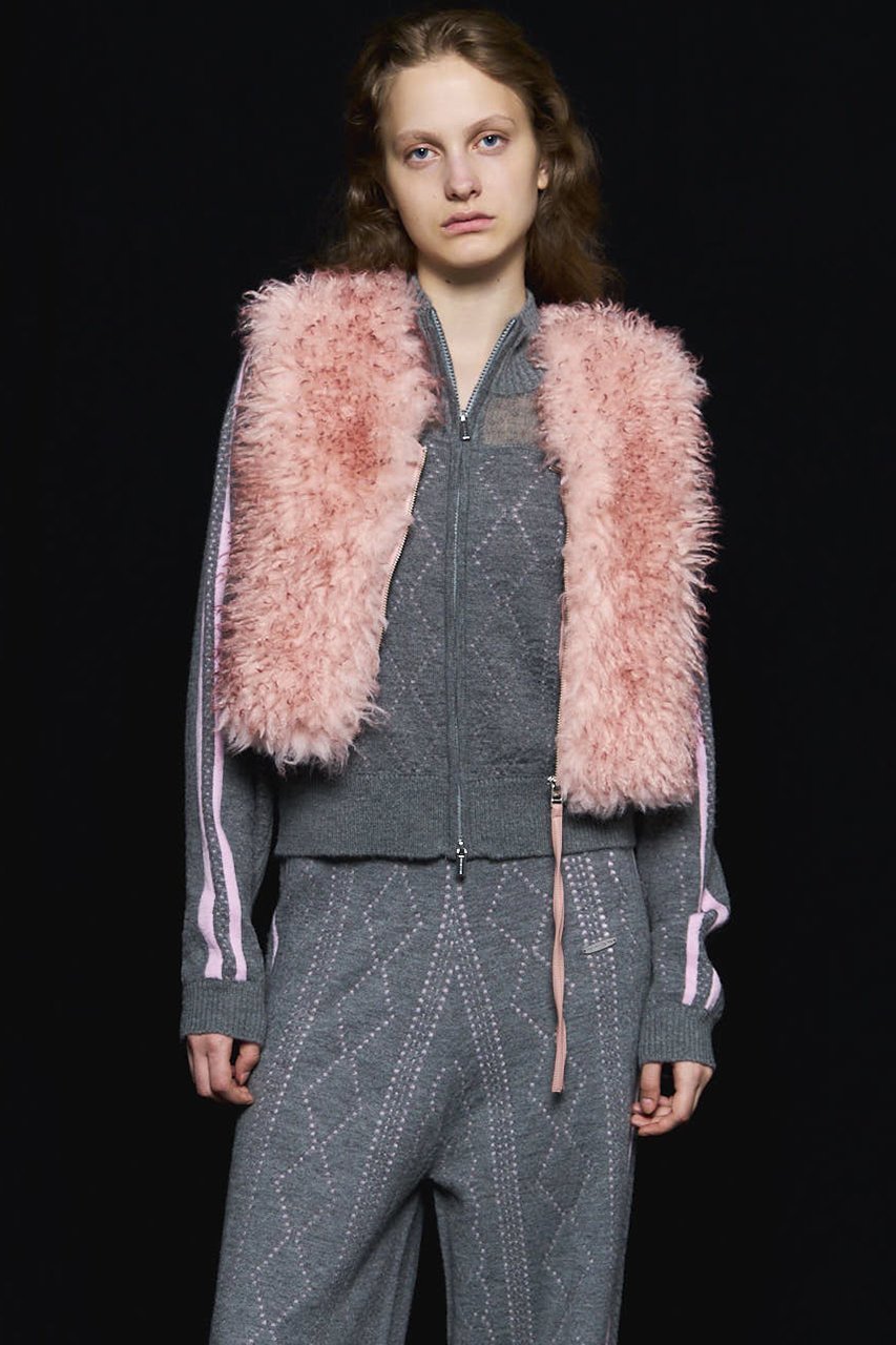【メゾンスペシャル/MAISON SPECIAL】のFur Vest/ファーベスト 人気、トレンドファッション・服の通販 founy(ファニー) 　ファッション　Fashion　レディースファッション　Fashion for Women　アウター　Coat / Outerwear Collection　レディースジャケット・軽アウター　Jackets　2025年　2025　2025-2026秋冬・A/W　Autumn/Winter 2025–26 AW25–26　ショート　Short, Short Length　シンプル　Simple, Minimal　ジャケット　Jacket, Outerwear　バランス　Balance, Style Balance　フェイクファー　Faux Fur, Imitation Fur　フェミニン　Feminine, Girly　ブルゾン　Blouson, Bomber Jacket　ベスト　Vest, Waistcoat　リアル　Real, Realistic　ロング　Long, Long-Length　ワイド　Wide, Wide Fit　秋　Autumn　A/W・秋冬　Autumn/Winter　other-2|ID: prp329100004635372 ipo3291000000033383541