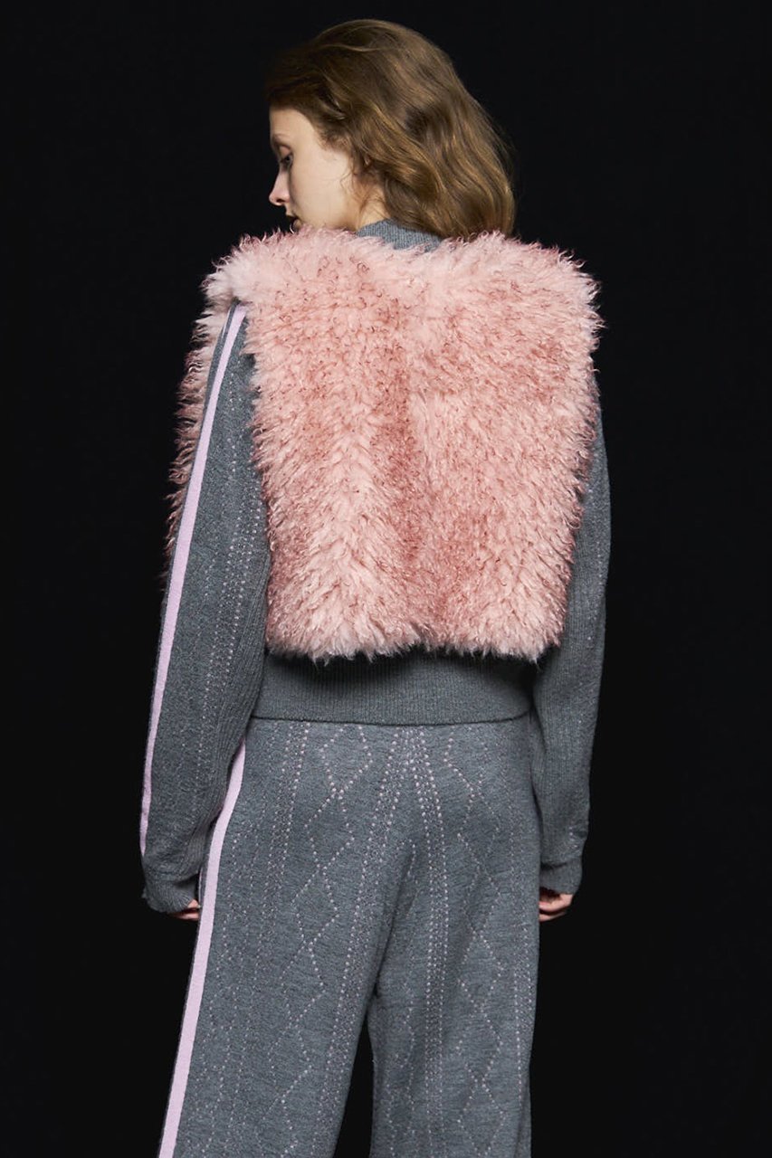 【メゾンスペシャル/MAISON SPECIAL】のFur Vest/ファーベスト 人気、トレンドファッション・服の通販 founy(ファニー) 　ファッション　Fashion　レディースファッション　Fashion for Women　アウター　Coat / Outerwear Collection　レディースジャケット・軽アウター　Jackets　2025年　2025　2025-2026秋冬・A/W　Autumn/Winter 2025–26 AW25–26　ショート　Short, Short Length　シンプル　Simple, Minimal　ジャケット　Jacket, Outerwear　バランス　Balance, Style Balance　フェイクファー　Faux Fur, Imitation Fur　フェミニン　Feminine, Girly　ブルゾン　Blouson, Bomber Jacket　ベスト　Vest, Waistcoat　リアル　Real, Realistic　ロング　Long, Long-Length　ワイド　Wide, Wide Fit　秋　Autumn　A/W・秋冬　Autumn/Winter　other-4|ID: prp329100004635372 ipo3291000000033383543