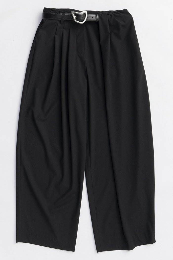 【メゾンスペシャル/MAISON SPECIAL】のWith Real Leather Belt Asymmetry Tack Pants/リアルレザーベルトセットアシンメトリータックパンツ インテリア・キッズ・メンズ・レディースファッション・服の通販 founy(ファニー) https://founy.com/ ファッション Fashion レディースファッション Fashion for Women パンツ Pants & Trousers ベルト&ウエストマーク Belts & Waist Accessories 2025年 2025 2025-2026秋冬・A/W Autumn/Winter 2025–26 AW25–26 アシンメトリー Asymmetrical Style クラシカル Classical, Vintage-Inspired クラシック Classic, Timeless Style スラックス Slacks, Dress Pants スーツ Suit, Formalwear ドレープ Drape, Draping Fabric ボトム Bottoms, Lower Wear エレガント 上品 Elegant A/W・秋冬 Autumn/Winter |ID: prp329100004635391 ipo3291000000033383715
