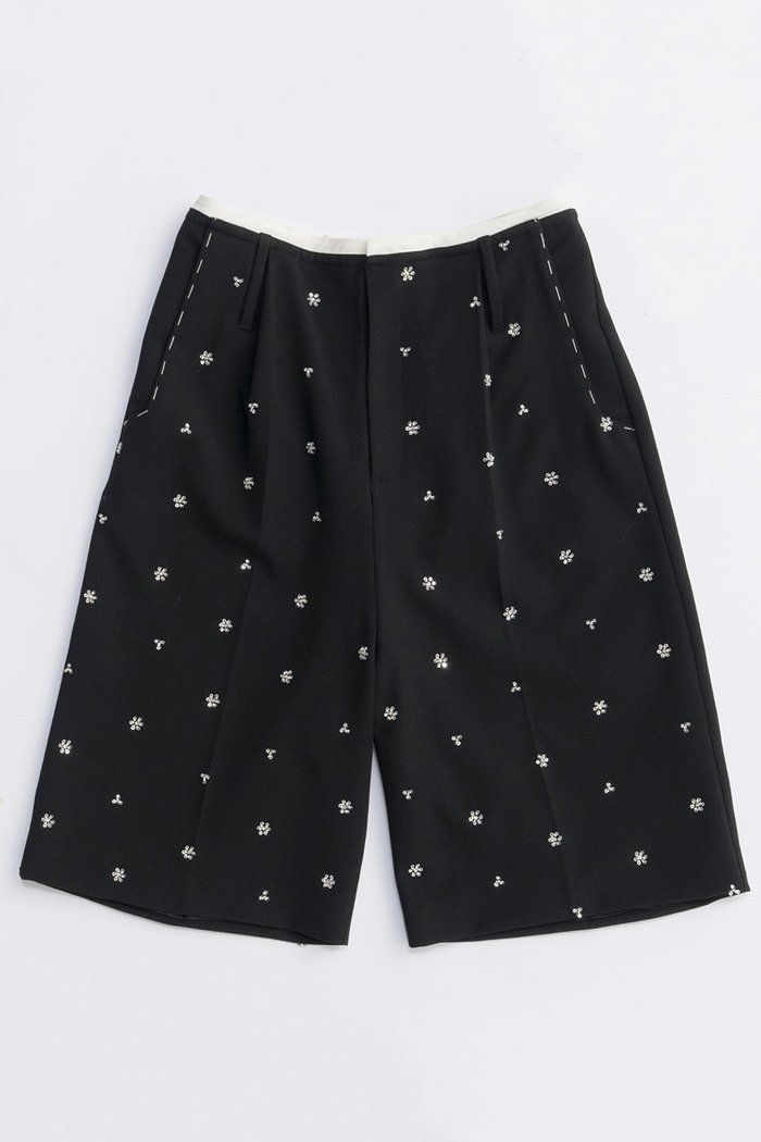 【メゾンスペシャル/MAISON SPECIAL】のSequin Flower Shorts/スパンコールフラワーハーフパンツ インテリア・キッズ・メンズ・レディースファッション・服の通販 founy(ファニー) https://founy.com/ ファッション Fashion レディースファッション Fashion for Women パンツ Pants & Trousers ショートパンツ・ハーフパンツ High-Waisted & Relaxed Shorts 2025年 2025 2025-2026秋冬・A/W Autumn/Winter 2025–26 AW25–26 ショート Short, Short Length スパンコール Sequins, Sequin Embellishment ハンド Hand, Handmade ハーフ Half, Half-Length バランス Balance, Style Balance フラワー Flower, Floral エレガント 上品 Elegant A/W・秋冬 Autumn/Winter |ID: prp329100004635405 ipo3291000000033383836