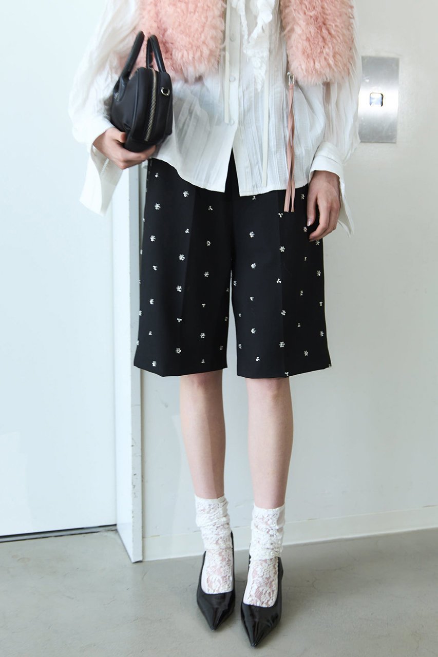 【メゾンスペシャル/MAISON SPECIAL】のSequin Flower Shorts/スパンコールフラワーハーフパンツ 人気、トレンドファッション・服の通販 founy(ファニー) 　ファッション　Fashion　レディースファッション　Fashion for Women　パンツ　Pants & Trousers　ショートパンツ・ハーフパンツ　High-Waisted & Relaxed Shorts　2025年　2025　2025-2026秋冬・A/W　Autumn/Winter 2025–26 AW25–26　ショート　Short, Short Length　スパンコール　Sequins, Sequin Embellishment　ハンド　Hand, Handmade　ハーフ　Half, Half-Length　バランス　Balance, Style Balance　フラワー　Flower, Floral　エレガント 上品　Elegant　A/W・秋冬　Autumn/Winter　other-7|ID: prp329100004635405 ipo3291000000033383843