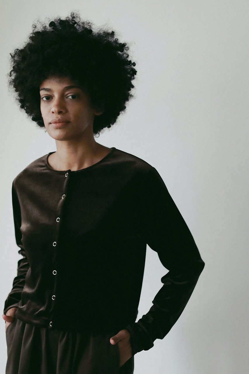 【ハー/HER.】のベロアカーディガン 人気、トレンドファッション・服の通販 founy(ファニー) 　ファッション　Fashion　レディースファッション　Fashion for Women　トップス・カットソー　Cut & Sew Tops　カーディガン・羽織り　Layered Style Cardigans　シャツ・ブラウス・オフィスカジュアル　Elegant Blouses & Button-Ups　ロングTシャツ・Tシャツ　Longline T-Shirts & Tees　カットソー・ベーシックTシャツ　Cut-and-Sewn Tops / Stretch Tees & Basics　ベロアトップス　Velour Tops / Velvet-Look Items　おすすめ　Recommended / Our Picks　カーディガン　Cardigan, Knitwear　ショート　Short, Short Length　タンク　Tank Top, Sleeveless Top　トレンド　Trend, Trending Now　ベロア　Velour, Soft Velvet　エレガント 上品　Elegant　定番　Standard, Basic Item　A/W・秋冬　Autumn/Winter　other-8|ID: prp329100004636007 ipo3291000000035778082