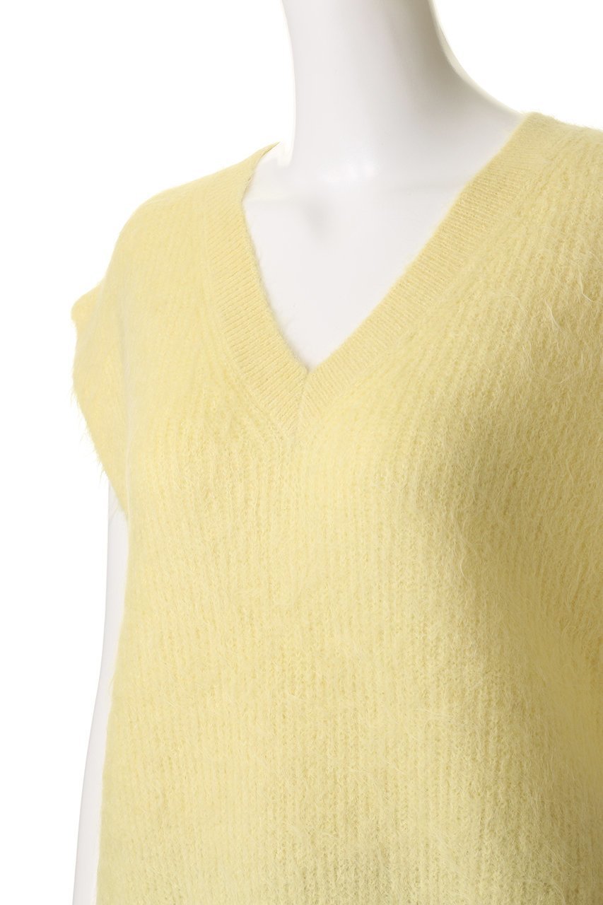 【アンクレイヴ/uncrave】のアルパカファーニット Vネックベスト 人気、トレンドファッション・服の通販 founy(ファニー) 　ファッション　Fashion　レディースファッション　Fashion for Women　トップス・カットソー　Cut & Sew Tops　ニット　Knit Tops & Sweaters　ベスト&ジレ / 重ね着スタイル　Vests & Gilets　カジュアルプルオーバー・ニットトップス　Pullovers & Knit Tops / Casual Pullovers　Vネックトップス　V-Neck Tops / V-Cut Neckline Shirts　おすすめ　Recommended / Our Picks　なめらか　Smooth, Silky Texture　インナー　Innerwear　ストレッチ　Stretch, Stretchy Fabric　スリーブ　Sleeve, Long Sleeve / Short Sleeve　フレンチ　French, French Style　ベスト　Vest, Waistcoat　今季　This Season, Current Season　半袖　Short Sleeve, Half Sleeve　畦　Ribbed Knit　other-8|ID: prp329100004636020 ipo3291000000033576543