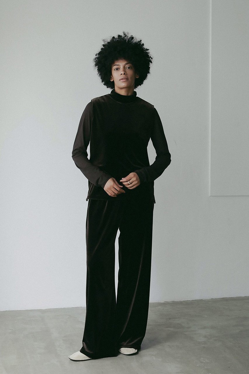 【ハー/HER.】の【8/14 12:00販売開始】ベロアリラックスパンツ 人気、トレンドファッション・服の通販 founy(ファニー) 　ファッション　Fashion　レディースファッション　Fashion for Women　パンツ　Pants & Trousers　2025年　2025　2025-2026秋冬・A/W　Autumn/Winter 2025–26 AW25–26　ストレート　Straight, Straight Cut　ベロア　Velour, Soft Velvet　ワイド　Wide, Wide Fit　エレガント 上品　Elegant　冬　Winter / This Winter　夏　Summer　定番　Standard, Basic Item　A/W・秋冬　Autumn/Winter　other-7|ID: prp329100004636028 ipo3291000000033394133