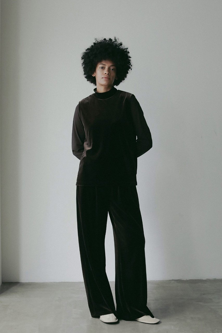 【ハー/HER.】の【8/14 12:00販売開始】ベロアリラックスパンツ 人気、トレンドファッション・服の通販 founy(ファニー) 　ファッション　Fashion　レディースファッション　Fashion for Women　パンツ　Pants & Trousers　2025年　2025　2025-2026秋冬・A/W　Autumn/Winter 2025–26 AW25–26　ストレート　Straight, Straight Cut　ベロア　Velour, Soft Velvet　ワイド　Wide, Wide Fit　エレガント 上品　Elegant　冬　Winter / This Winter　夏　Summer　定番　Standard, Basic Item　A/W・秋冬　Autumn/Winter　other-8|ID: prp329100004636028 ipo3291000000033394134