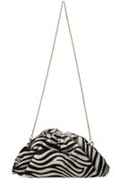 【ウィムガゼット/Whim Gazette】の【INNUE】ZebraチェーンクラッチBAG 人気、トレンドファッション・服の通販 founy(ファニー) ファッション Fashion レディースファッション Fashion for Women バッグ Bags 2025年 2025 2025-2026秋冬・A/W Autumn/Winter 2025–26 AW25–26 おすすめ Recommended / Our Picks クラッチ Clutch, Clutch Bag コンパクト Compact, Small Size チェーン Chain, Chain Strap フォルム Silhouette, Form A/W・秋冬 Autumn/Winter |ID:prp329100004636640