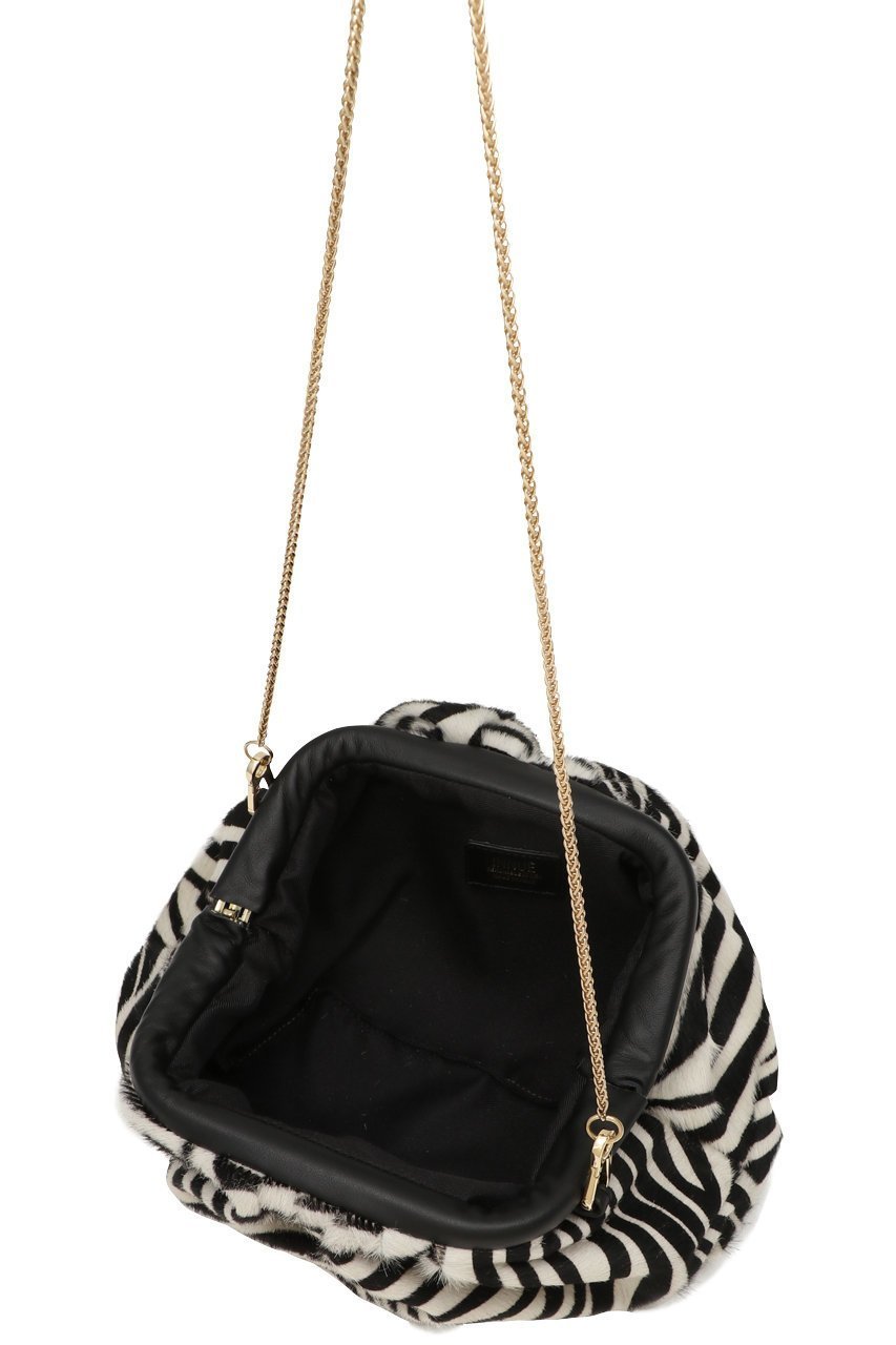 【ウィムガゼット/Whim Gazette】の【INNUE】ZebraチェーンクラッチBAG 人気、トレンドファッション・服の通販 founy(ファニー) 　ファッション　Fashion　レディースファッション　Fashion for Women　バッグ　Bags　2025年　2025　2025-2026秋冬・A/W　Autumn/Winter 2025–26 AW25–26　おすすめ　Recommended / Our Picks　クラッチ　Clutch, Clutch Bag　コンパクト　Compact, Small Size　チェーン　Chain, Chain Strap　フォルム　Silhouette, Form　A/W・秋冬　Autumn/Winter　other-5|ID: prp329100004636640 ipo3291000000033406966