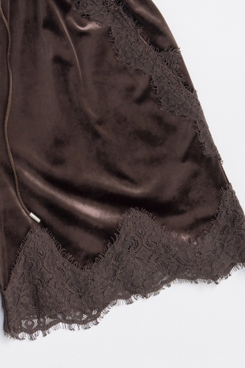 【メゾンスペシャル/MAISON SPECIAL】のHem Lace Velour Shorts/ヘムレースベロアショートパンツ 人気、トレンドファッション・服の通販 founy(ファニー) 　ファッション　Fashion　レディースファッション　Fashion for Women　パンツ　Pants & Trousers　ショートパンツ・ハーフパンツ　High-Waisted & Relaxed Shorts　エレガント 上品　Elegant　ショート　Short, Short Length　ジャケット　Jacket, Outerwear　スカラップ　Scallop, Scalloped Edge　フェミニン　Feminine, Girly　ベロア　Velour, Soft Velvet　ボトム　Bottoms, Lower Wear　ラグジュアリー　Luxury, Elegant　リラックス　Relax, Relaxed Fit　レース　Lace, Lace Fabric　A/W・秋冬　Autumn/Winter　2025年　2025　2025-2026秋冬・A/W　Autumn/Winter 2025–26 AW25–26　other-3|ID: prp329100004636779 ipo3291000000033407980